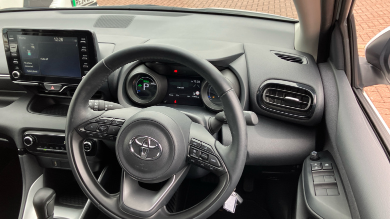 Toyota Yaris 1.5 Hybrid Design 5dr CVT Hybrid Hatchback